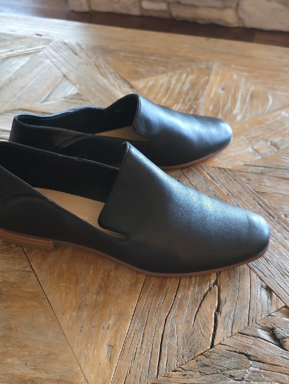 New CLARKS cushion pull on leather loafer 8.5
